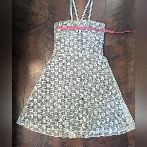 Caroline Herrera Cream Geometric Lace Dress, US 10 - Picture 4 of 7